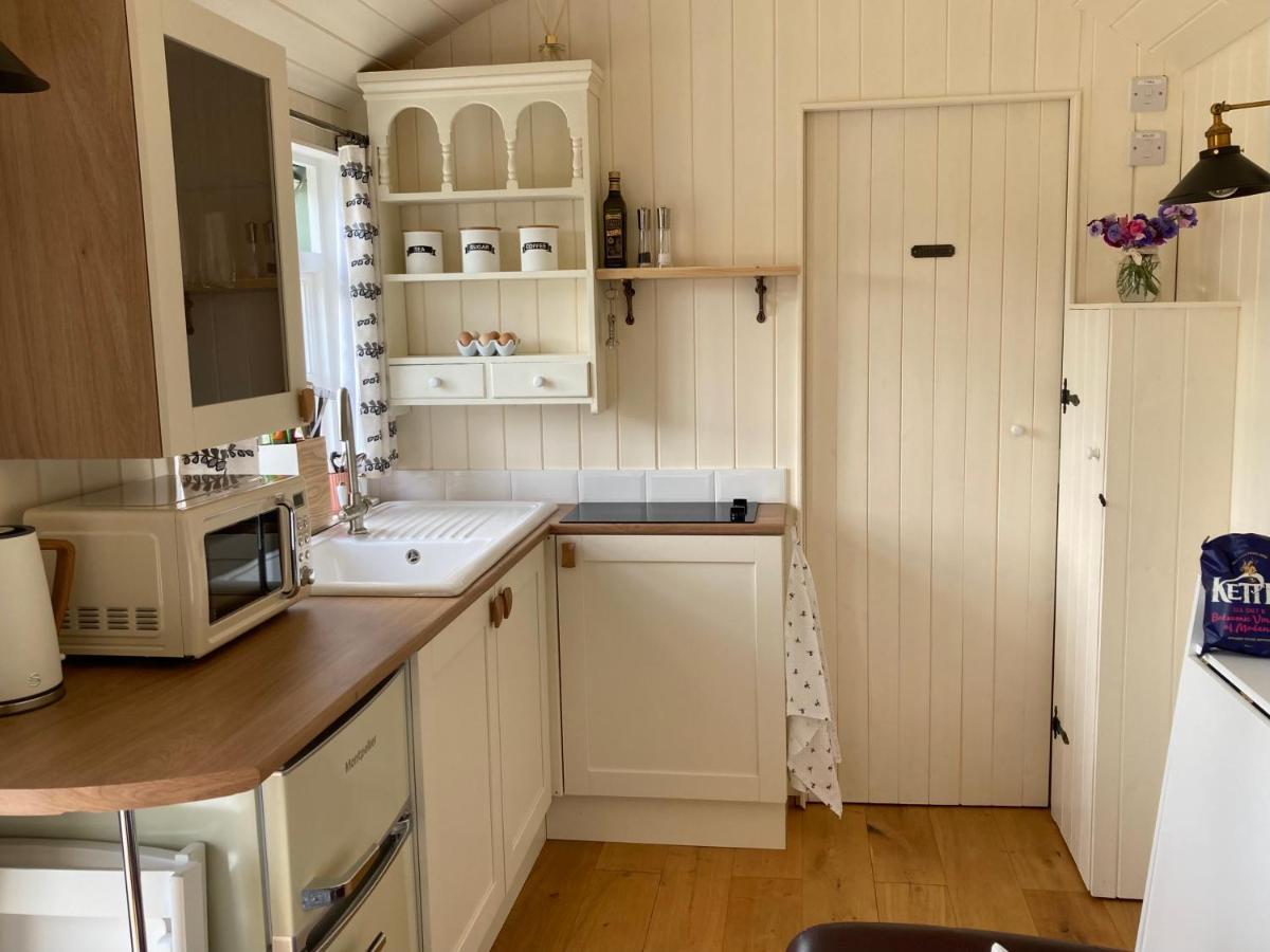 Willow Brook Shepherd Hut * Sidmouth