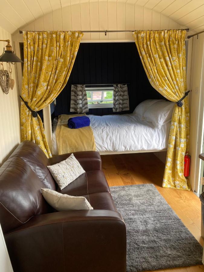 Willow Brook Shepherd Hut *